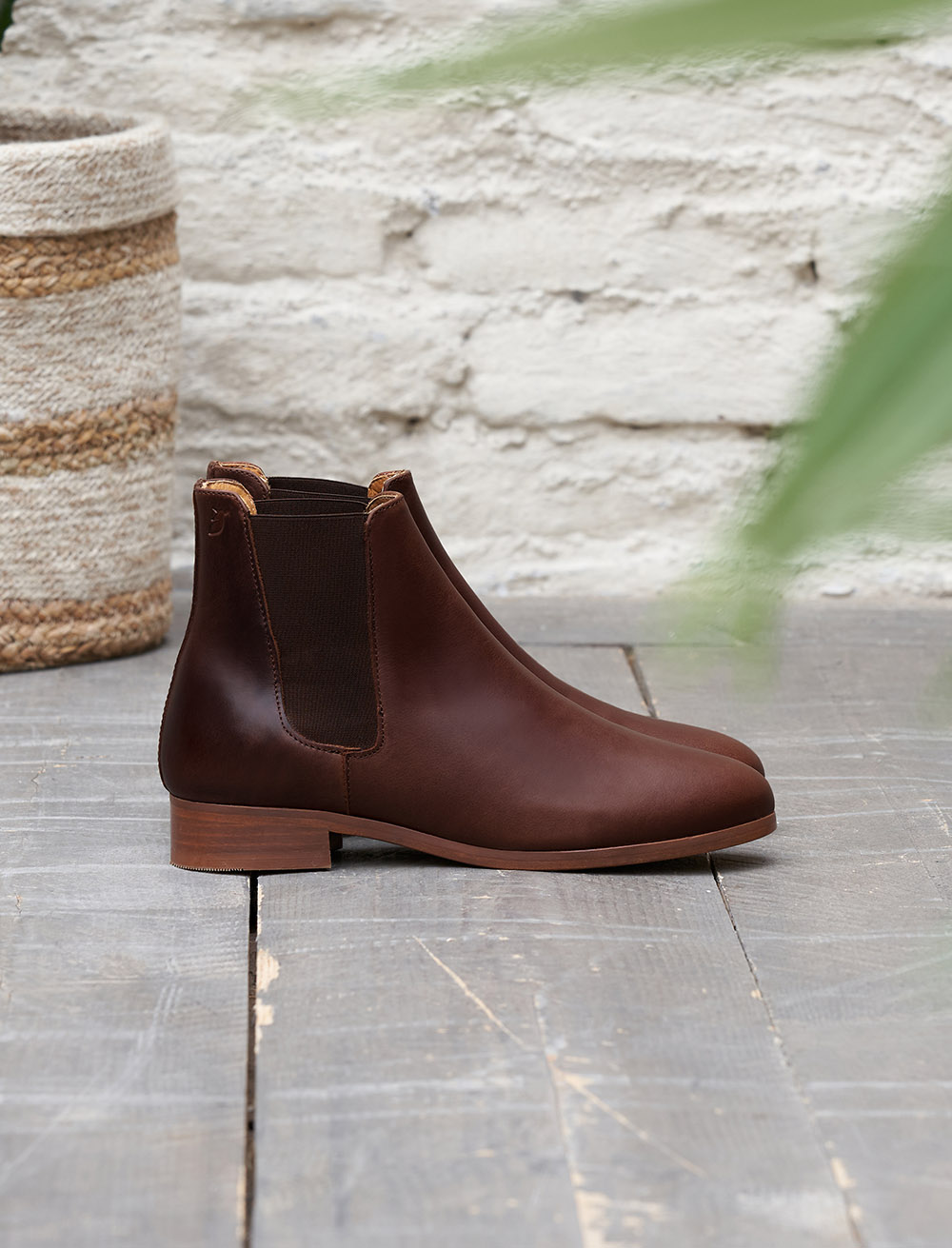 Anne Chelsea boots