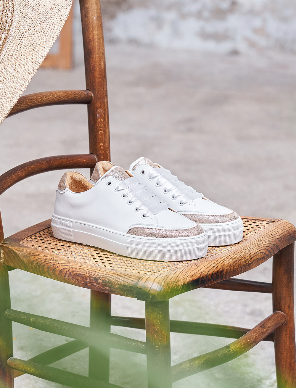 Suzanne Sneakers - White and Gold