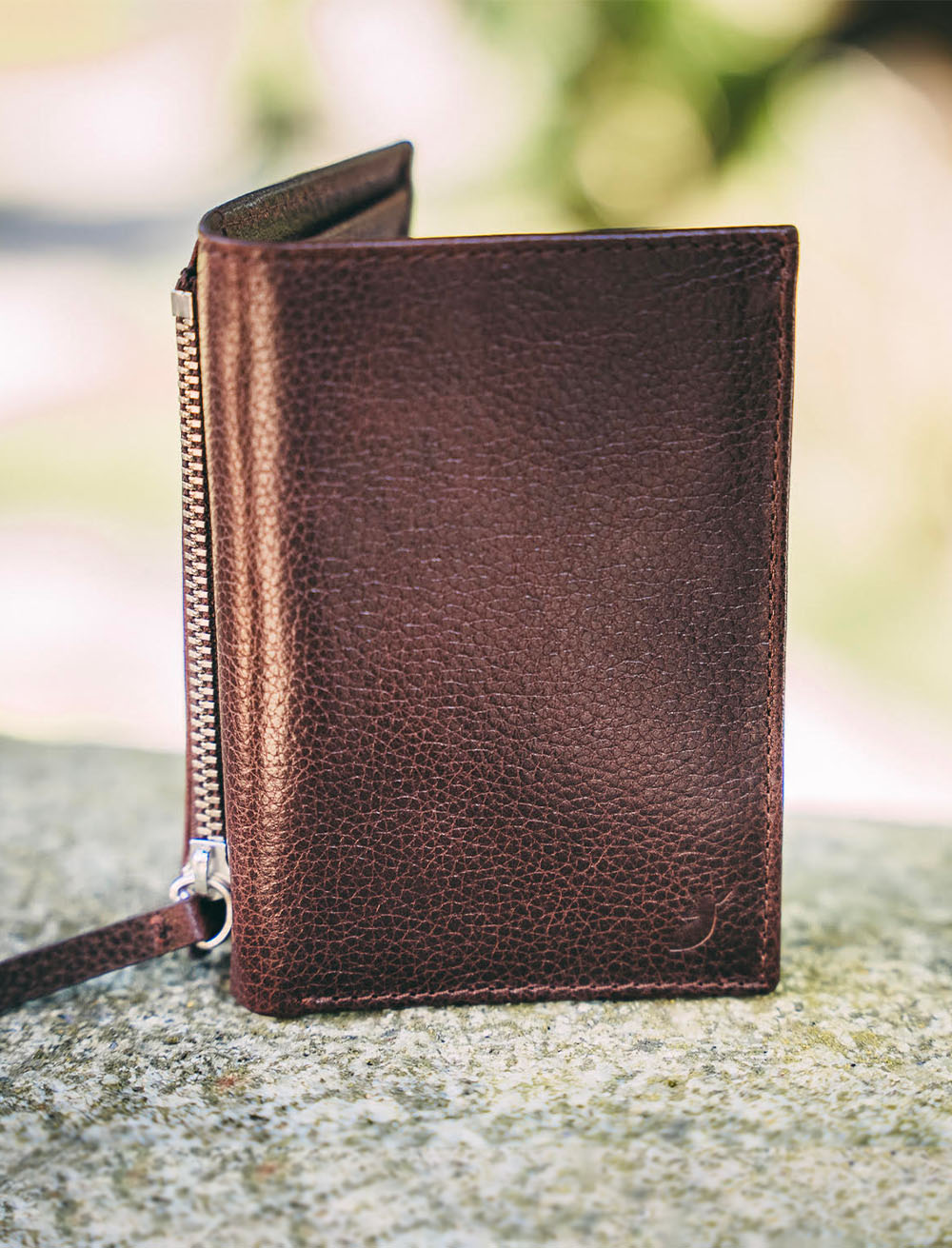 Compact wallet - Chocolate grained