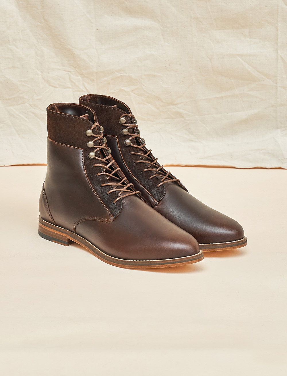 Combat boots and hooks - Burgundy