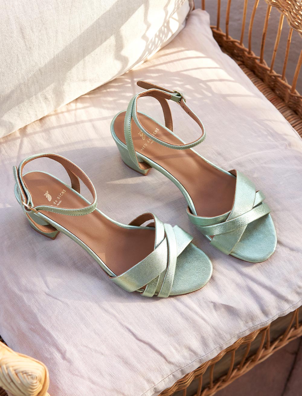 Leonore mid-high sandals - Iridescent pastel green