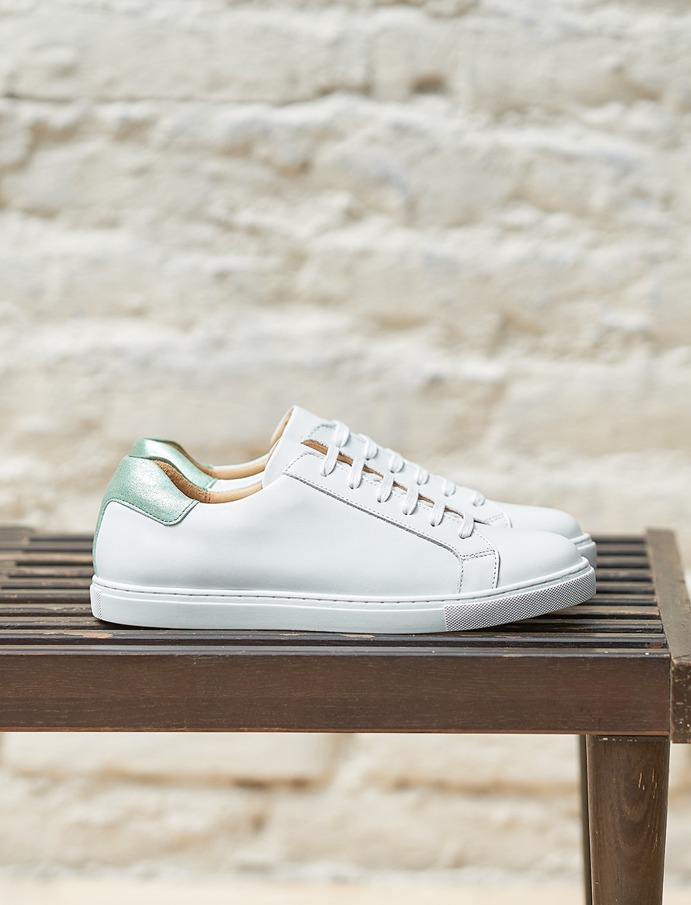 Olivia Sneakers - White and iridescent pastel green